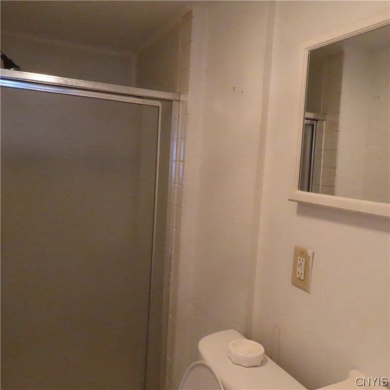 735 N Alvord St - Photo 5 of 10