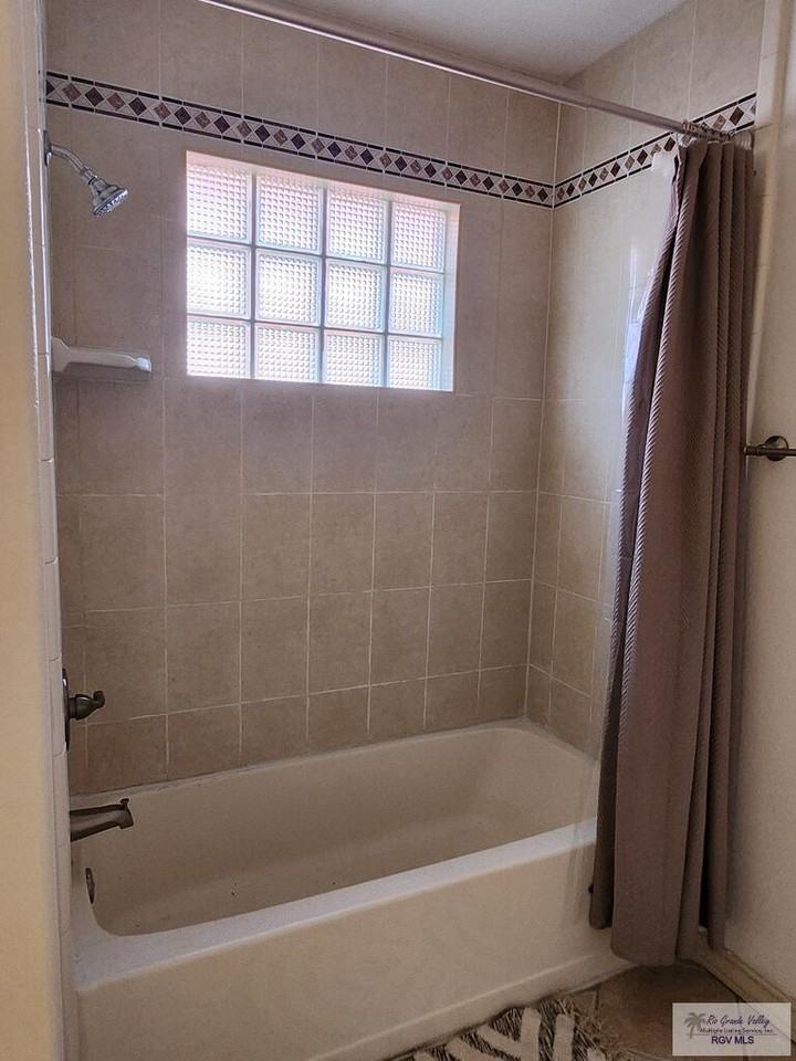 324 N Clubhouse Rd - Photo 4 of 23