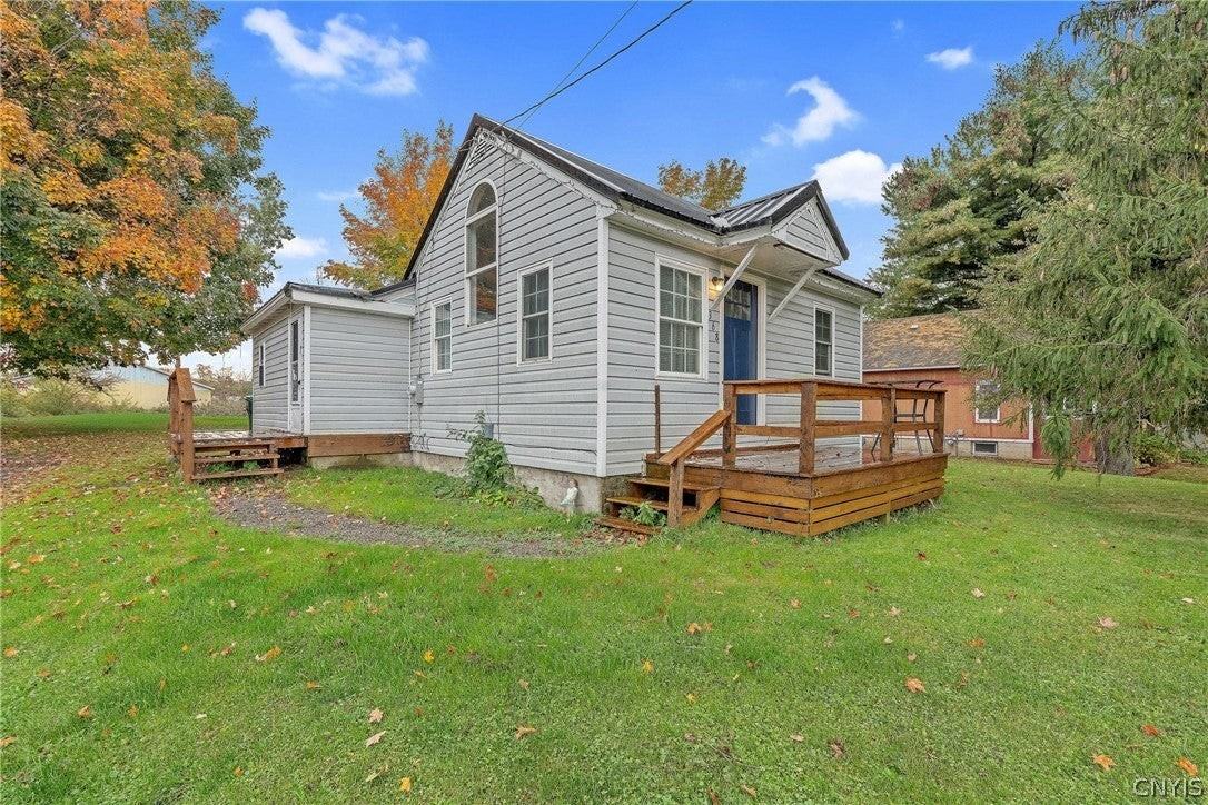 368 Mitchell St - Photo 2 of 20