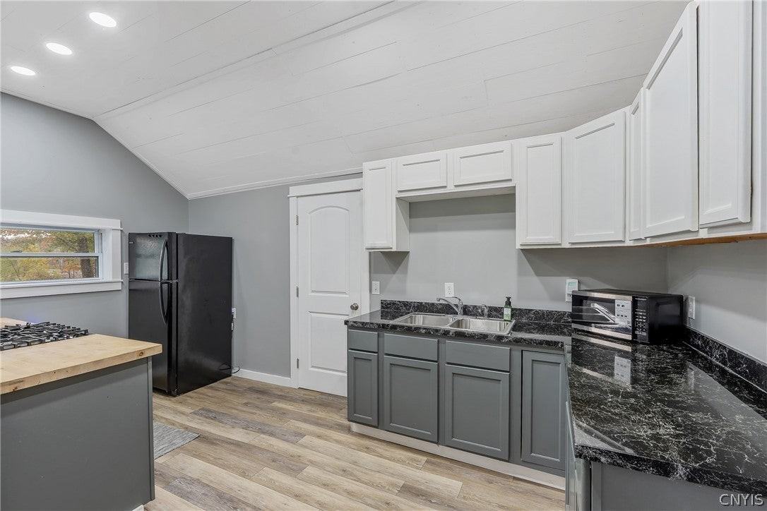 368 Mitchell St - Photo 7 of 20