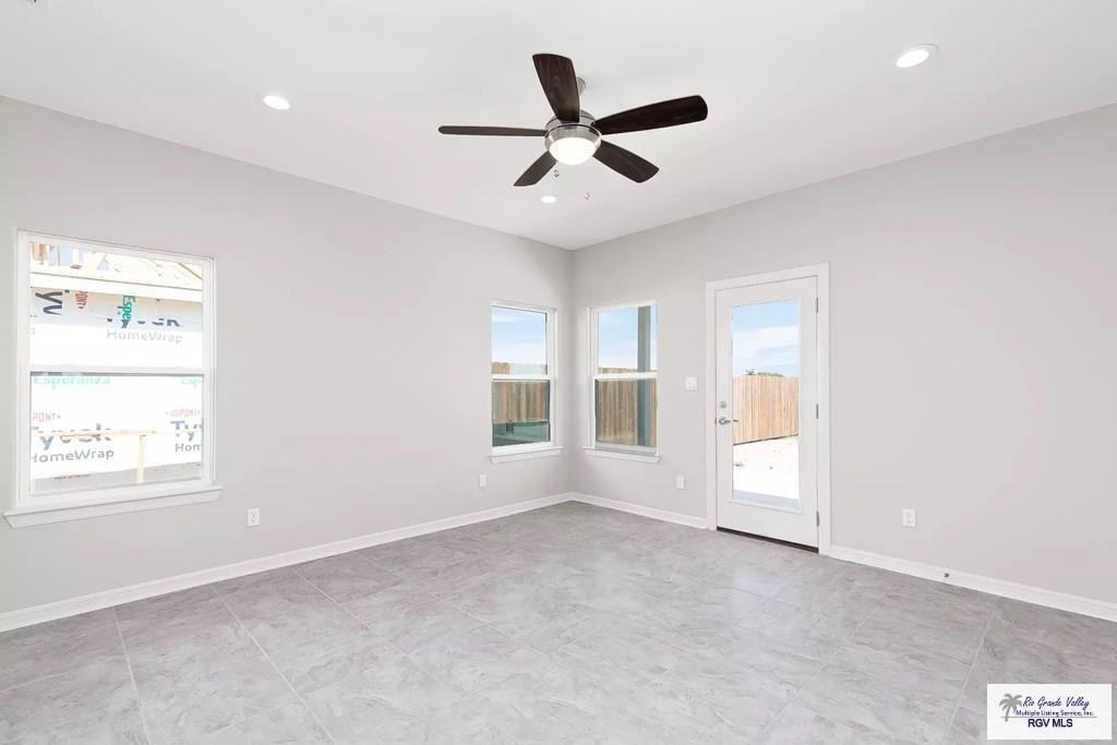 2377 Grove Ln - Photo 4 of 9