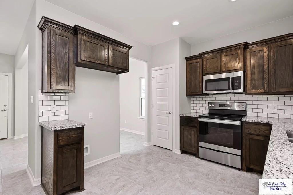 2377 Grove Ln - Photo 6 of 9
