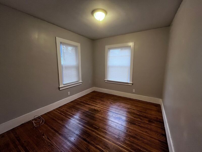 151 Anthony St - Photo 3 of 9
