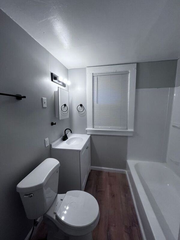 151 Anthony St - Photo 4 of 9