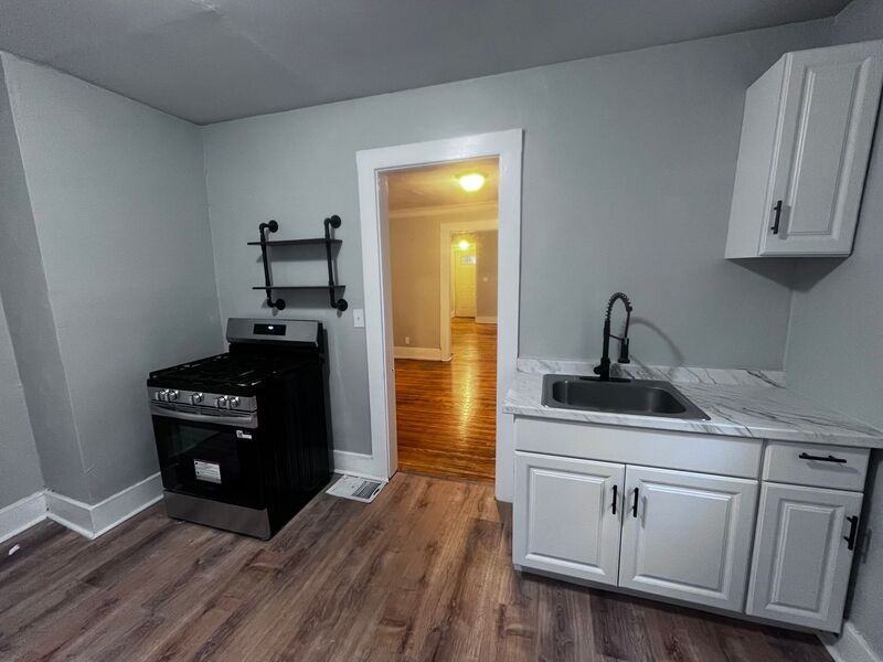 151 Anthony St - Photo 7 of 9