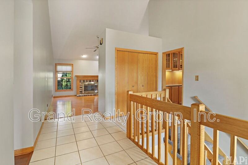128 Juniper Ct - Photo 4 of 24
