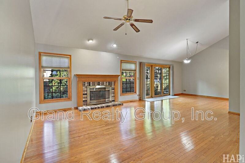 128 Juniper Ct - Photo 5 of 24