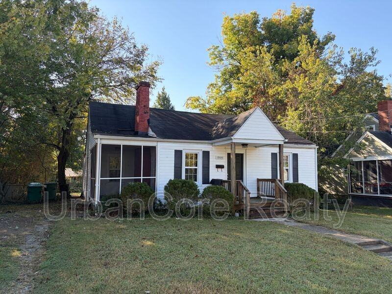1909 Farrand St - Photo 3 of 39