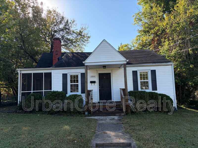 1909 Farrand St - Photo 4 of 39