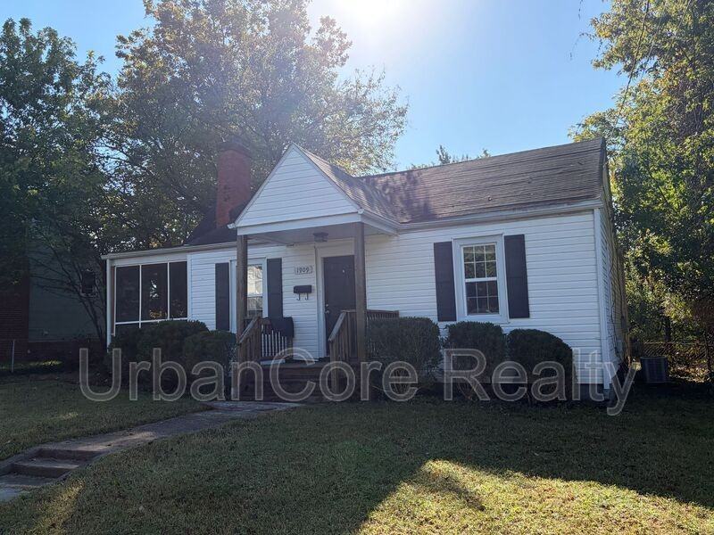 1909 Farrand St - Photo 6 of 39