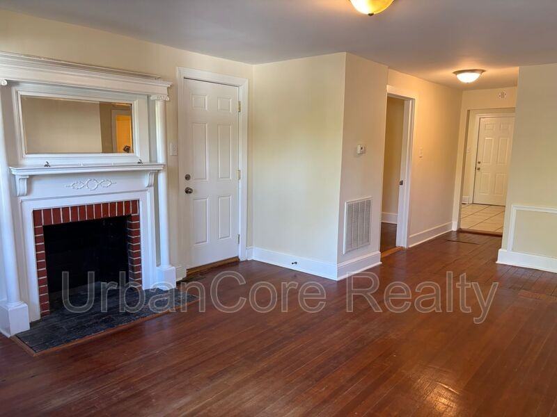 1909 Farrand St - Photo 7 of 39