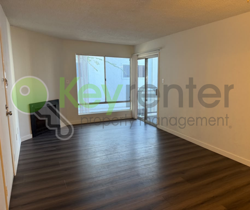 2515 H St #3 - Photo 6 of 22