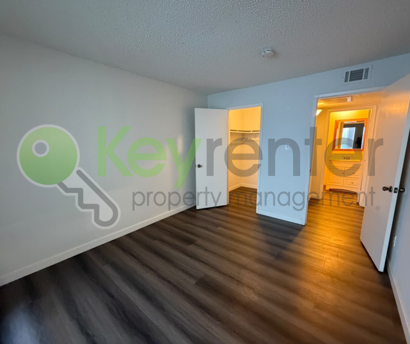 2515 H St #3 - Photo 7 of 22