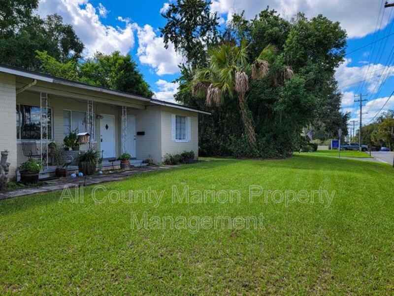 1024 Ne 2nd St - Photo 2 of 11