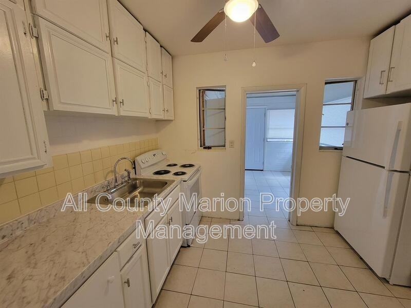 1024 Ne 2nd St - Photo 5 of 11