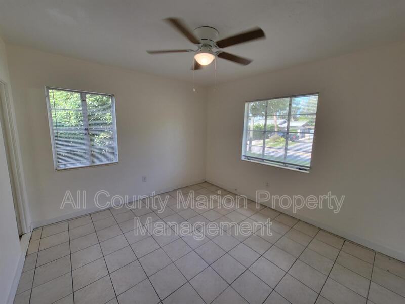 1024 Ne 2nd St - Photo 6 of 11