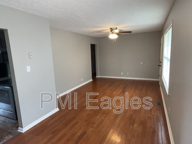 971 Van Buren Ave - Photo 2 of 16