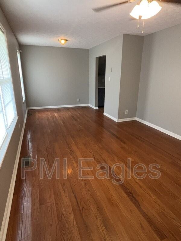 971 Van Buren Ave - Photo 3 of 16