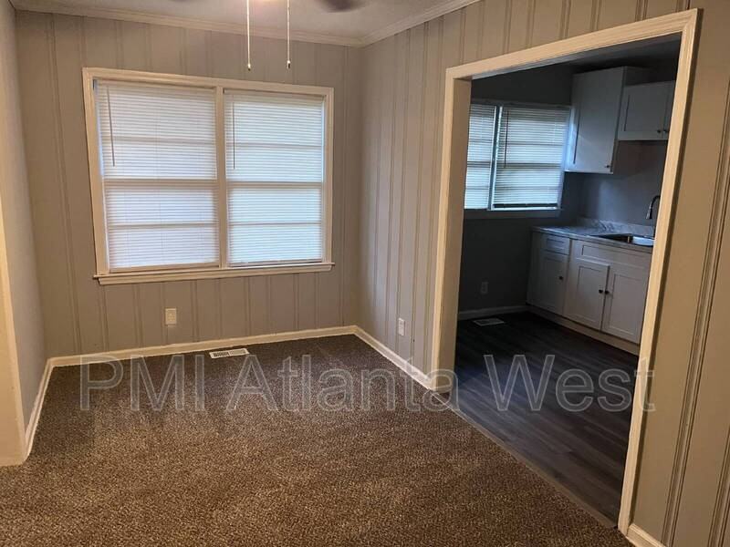 312 Martha St - Photo 2 of 13