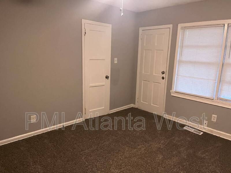 312 Martha St - Photo 5 of 13