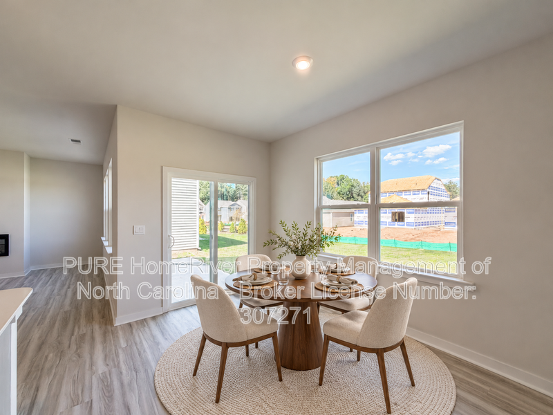 1406 Mammoth Rd - Photo 3 of 26