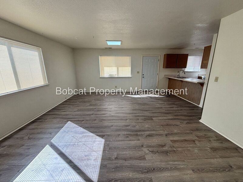 136 Dayton Village Pkwy #D - Photo 3 of 37