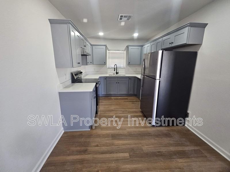 4412 Louisiana Ave - Photo 2 of 9