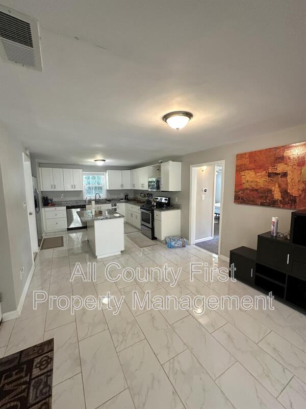1384 Peachcrest Rd - Photo 5 of 16