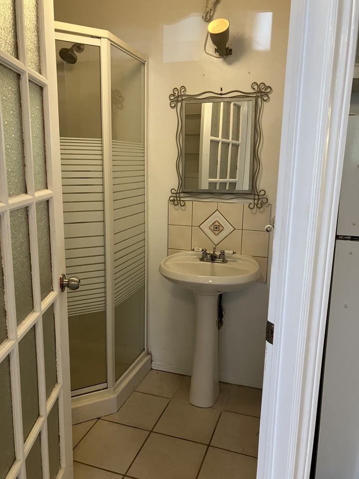 7 Dora Avenue - Photo 5 of 7