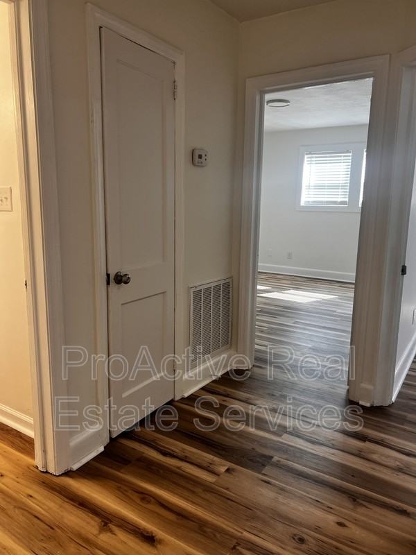 325 W 37th St - Photo 7 of 14
