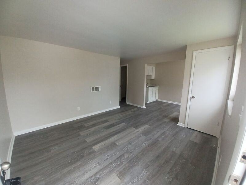139 Stevens Ave - Photo 2 of 5