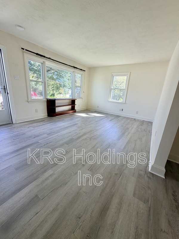 2525 Morson St - Photo 6 of 9