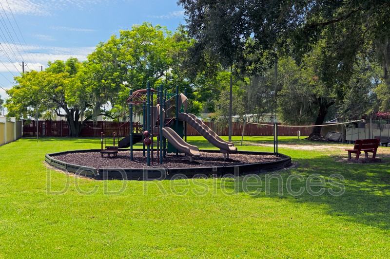 1015 Griffin Rd #221 - Photo 5 of 7