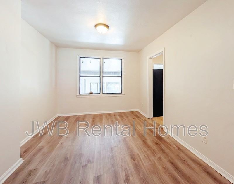 768 Gardenia Ln - Photo 5 of 20
