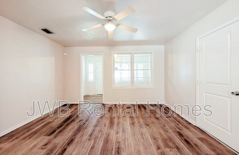 768 Gardenia Ln - Photo 7 of 20