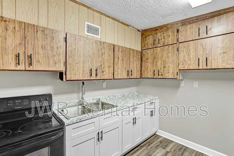 10517 Ashby Rd - Photo 4 of 23