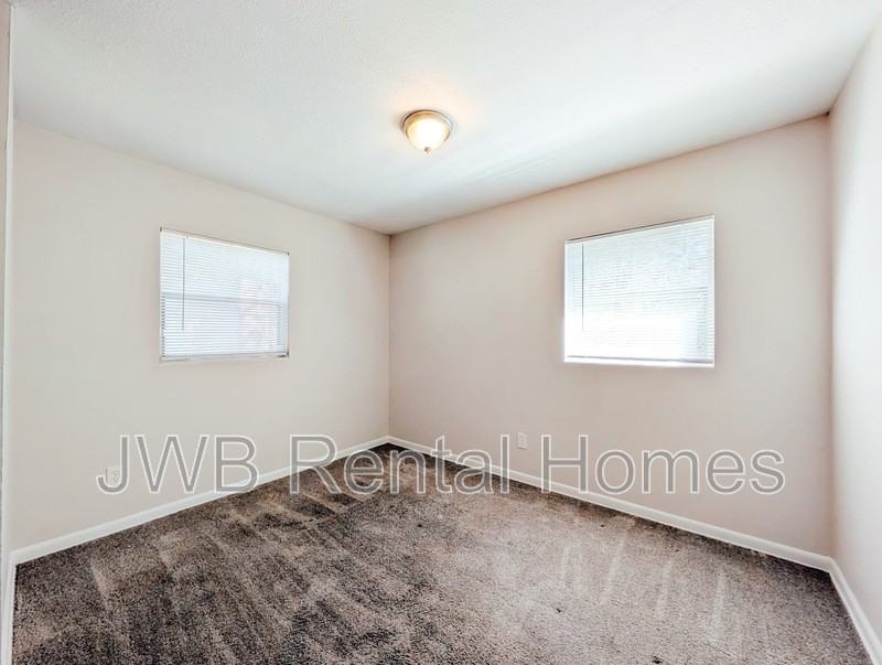 3923 Leonard Cir W - Photo 7 of 14