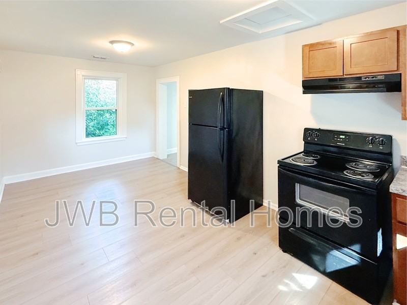 3048 Dignan St - Photo 2 of 29