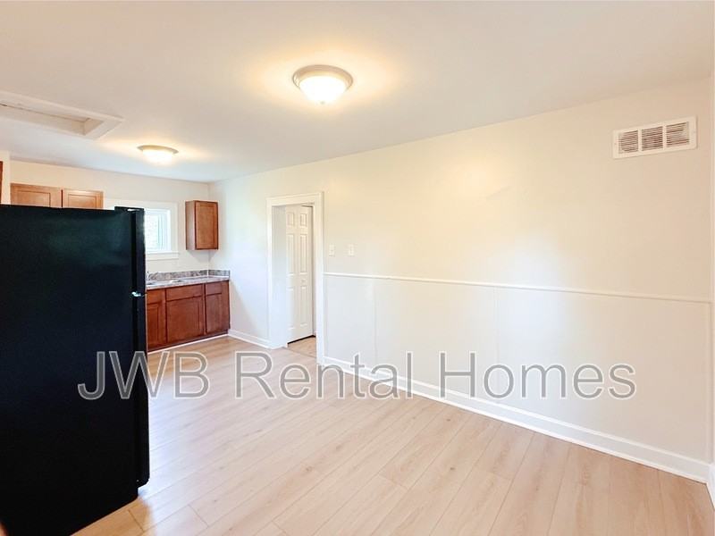 3048 Dignan St - Photo 5 of 29