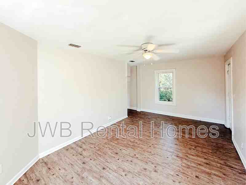 3048 Dignan St - Photo 6 of 29
