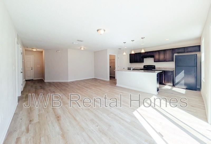 3120 W 20th St - Photo 5 of 16