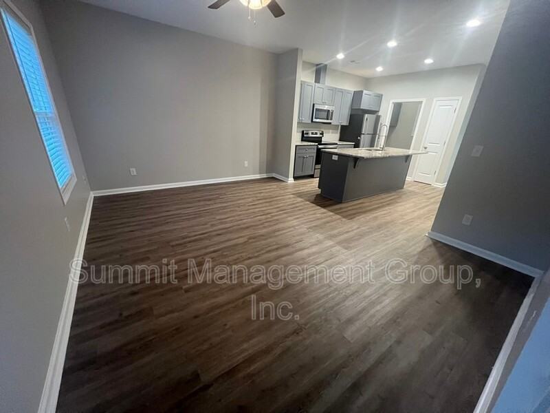 1563 Bostwick Hwy - Photo 2 of 33