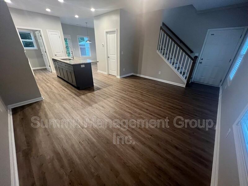 1563 Bostwick Hwy - Photo 4 of 33