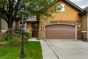 featured image of 2032 W Golden Pond Way