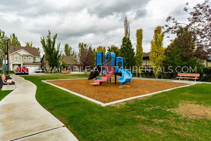 2032 W Golden Pond Way - Photo 2 of 35