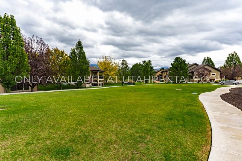 2032 W Golden Pond Way - Photo 3 of 35