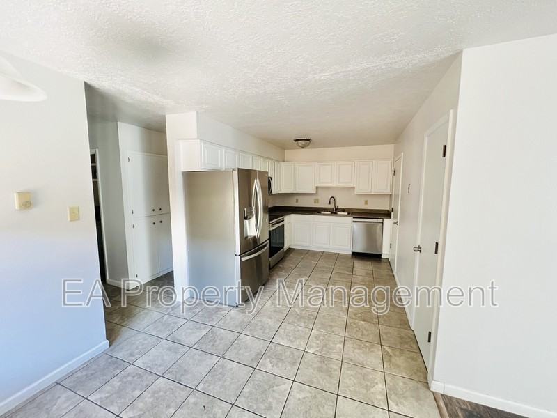 6063 Redlands Rd Nw - Photo 3 of 14