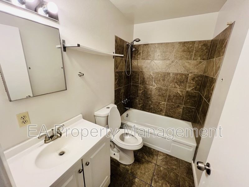 6063 Redlands Rd Nw - Photo 6 of 14