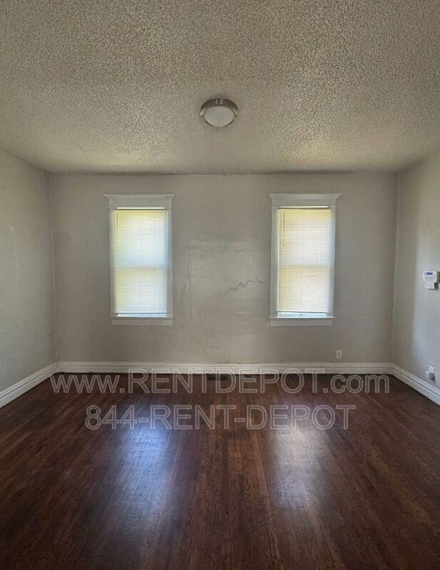 1101 N Main St - Photo 4 of 12