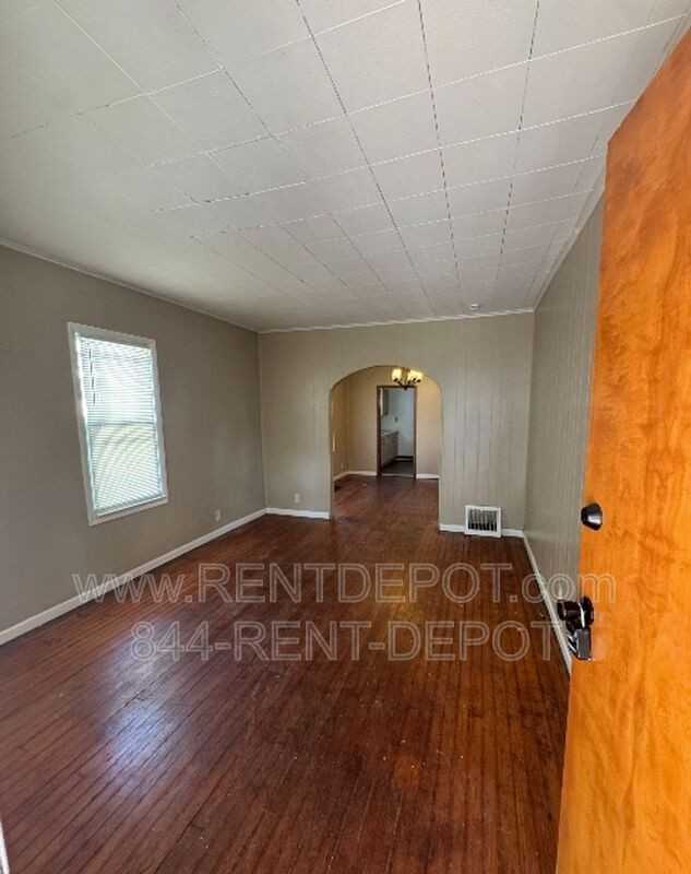 1108 S Harlan Ave - Photo 2 of 10